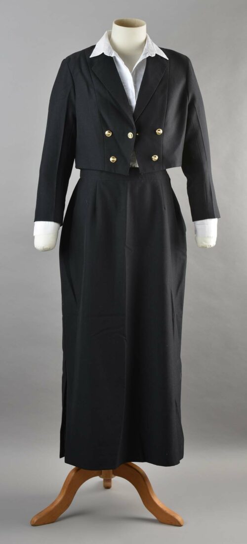2017.251.1 Formal Mess Kit Uniform belonging to Pauline. 2017.251.1