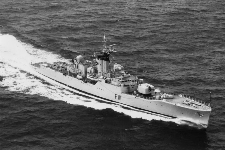 AAU 0002 Otago at sea HMNZS Otago at sea