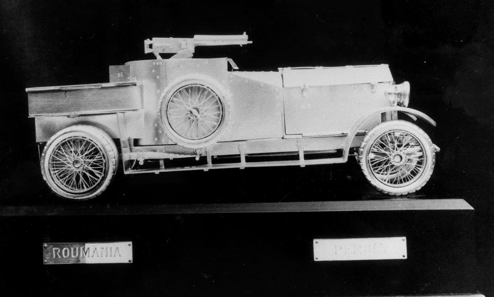 ABU-0058-WW1-Armoured-car-model WWI Armoured Car model