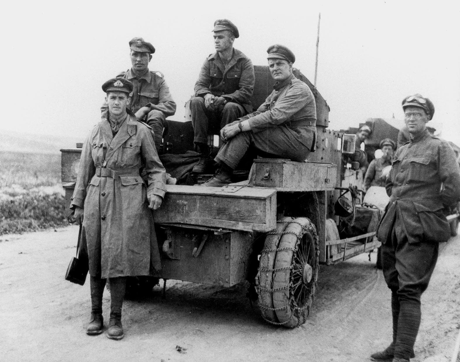 AUB-0041-WW1-Armoured-car WWI Armoured car