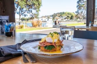 IMG_3372 v2 Eggs Benedict at Torpedo Bay Cafe
