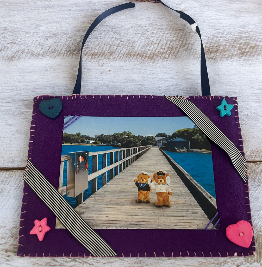 Make a photo frame - Child and adult workshop. Wednesday 15 July 10am - 11.30am.